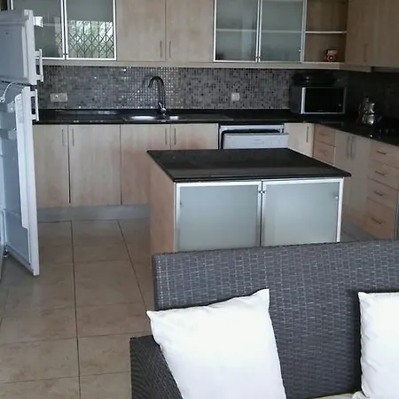 Samos Villalari *
